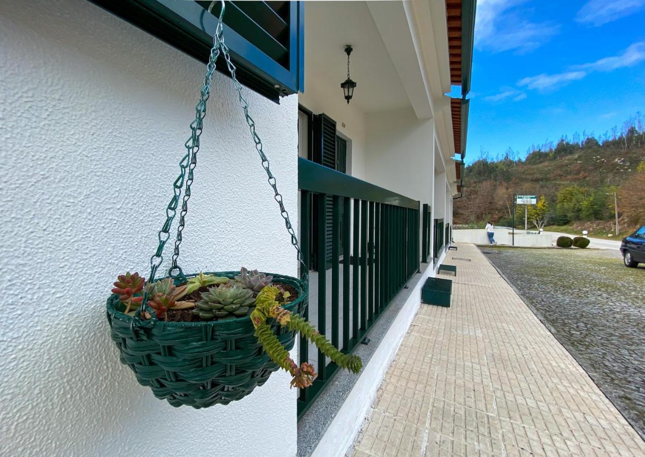 Apartamento Encosta Do Sol Canas de Senhorim Exterior foto